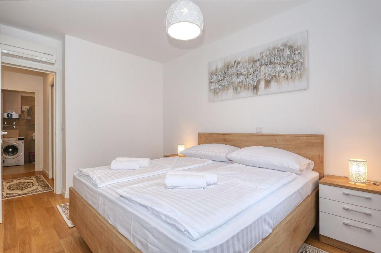 Apartments Luna With Free Parking Задар Екстериор снимка