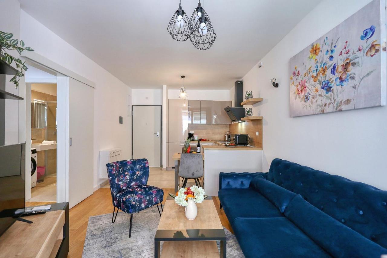 Apartments Luna With Free Parking Задар Екстериор снимка