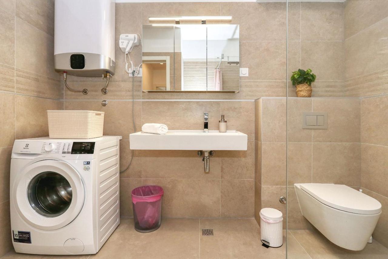 Apartments Luna With Free Parking Задар Екстериор снимка