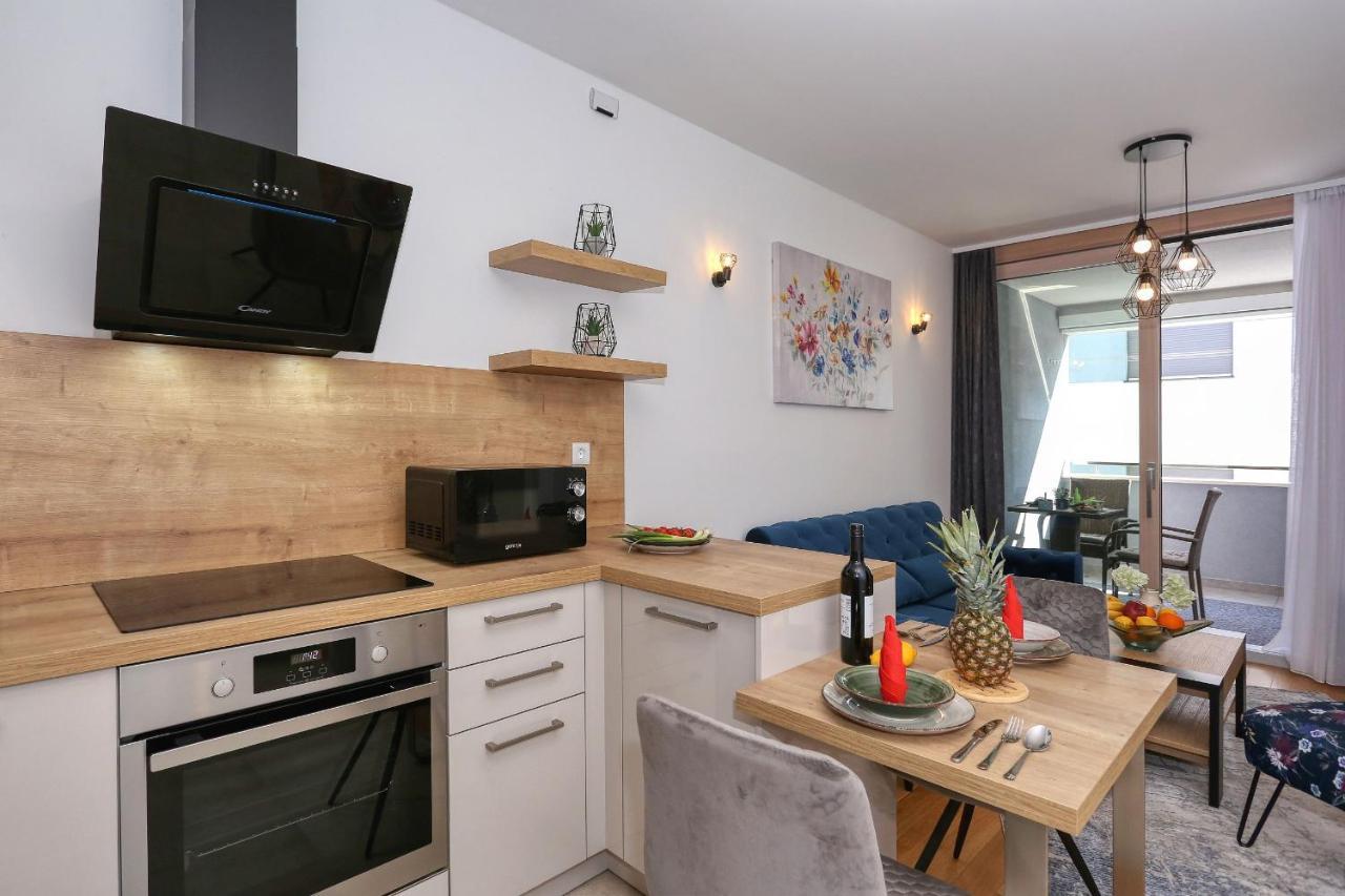 Apartments Luna With Free Parking Задар Екстериор снимка