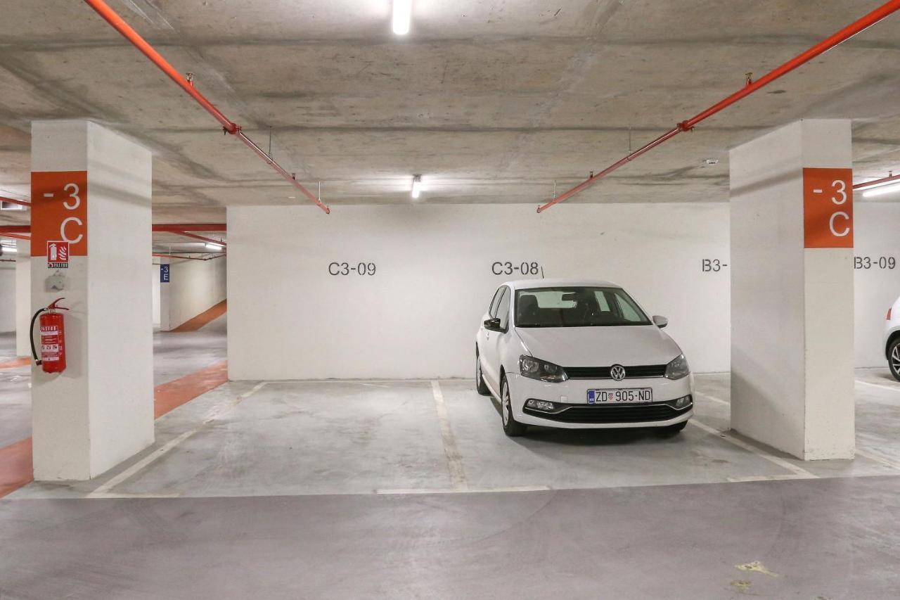 Apartments Luna With Free Parking Задар Екстериор снимка