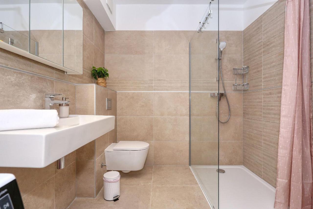 Apartments Luna With Free Parking Задар Екстериор снимка