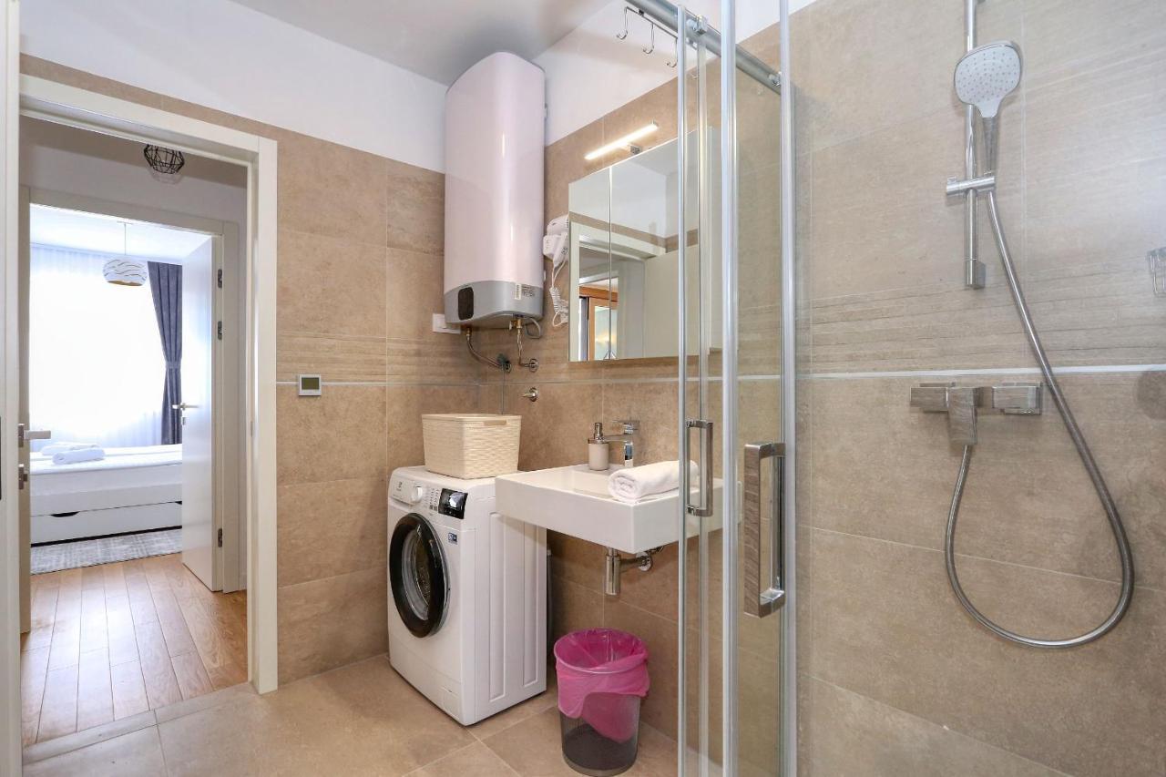 Apartments Luna With Free Parking Задар Екстериор снимка