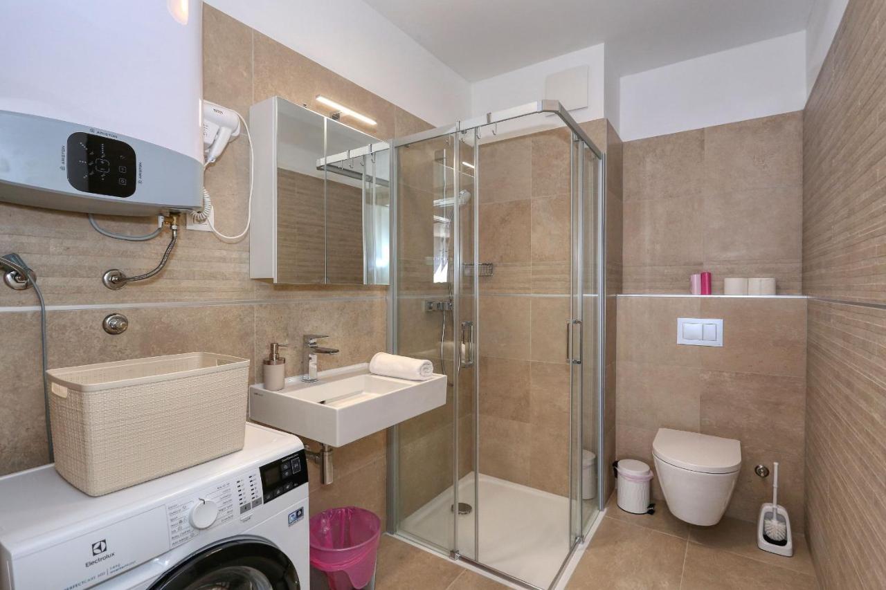 Apartments Luna With Free Parking Задар Екстериор снимка