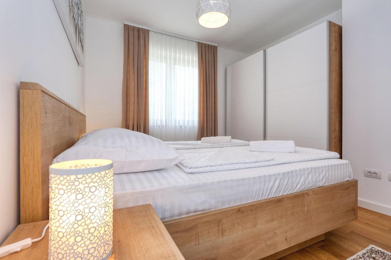 Apartments Luna With Free Parking Задар Екстериор снимка
