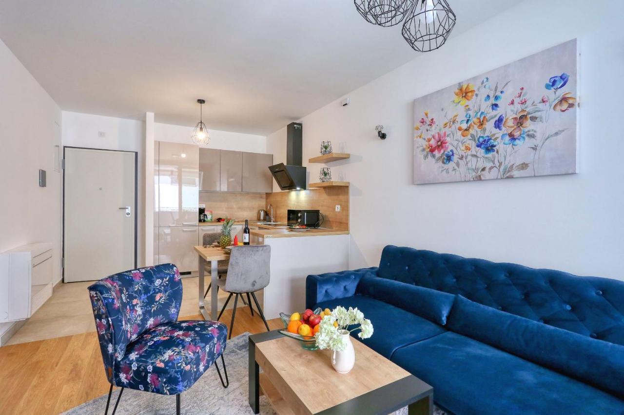 Apartments Luna With Free Parking Задар Екстериор снимка