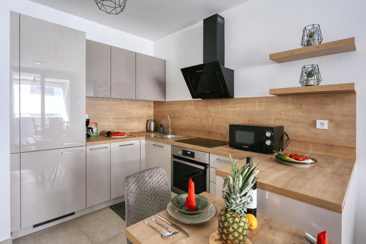 Apartments Luna With Free Parking Задар Екстериор снимка