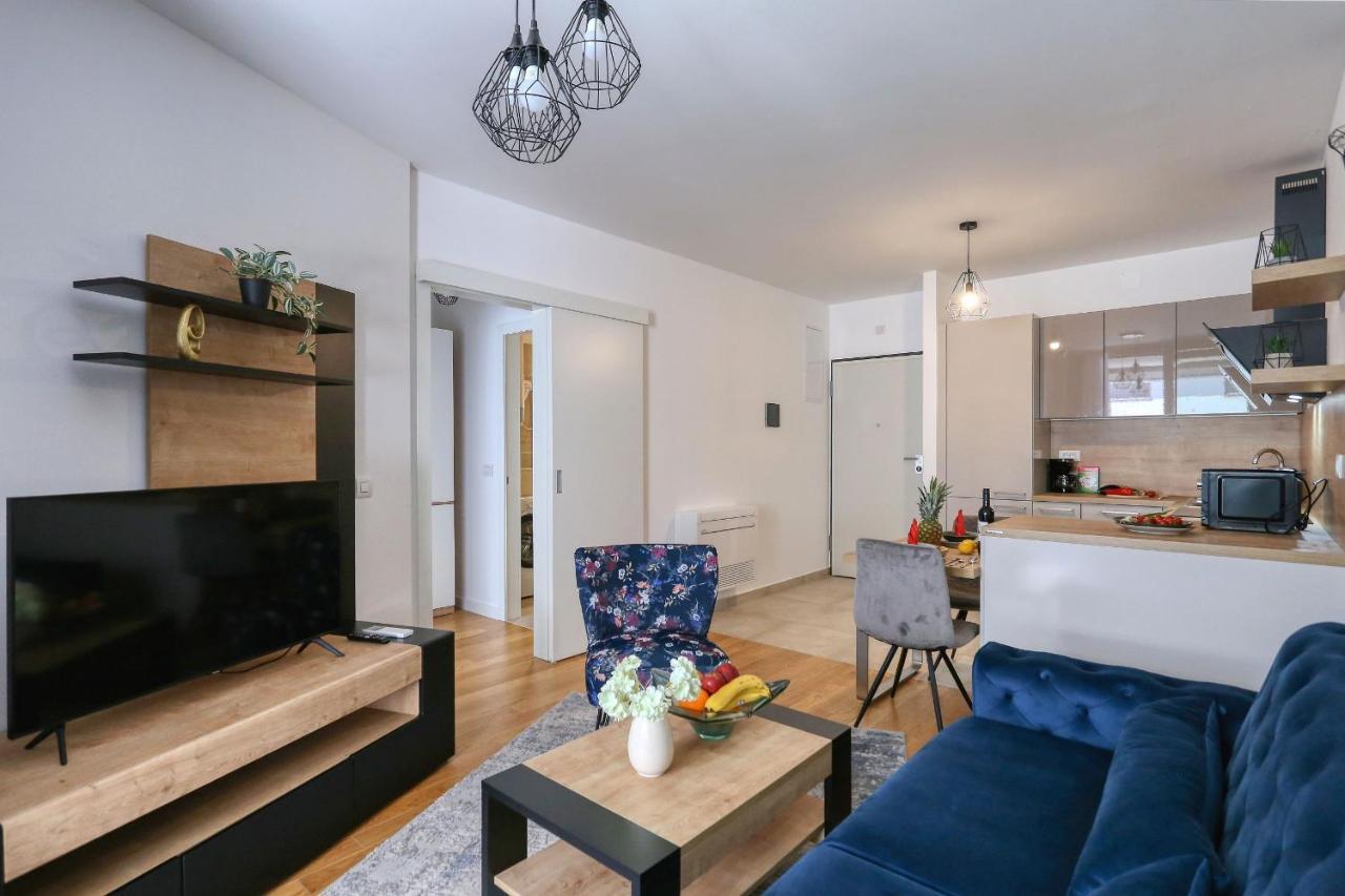 Apartments Luna With Free Parking Задар Екстериор снимка